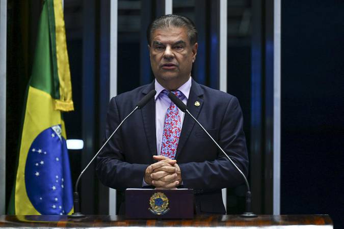 Senadores brasileiros viajam aos EUA em misso contra tarifas de Trump: uso de dinheiro pblico em xeque - Araci News